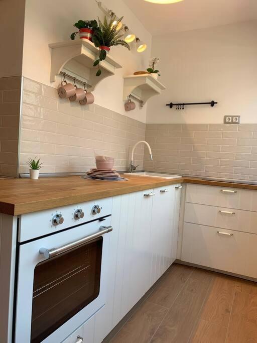 Apartment Charming Retreat In The Heart Of